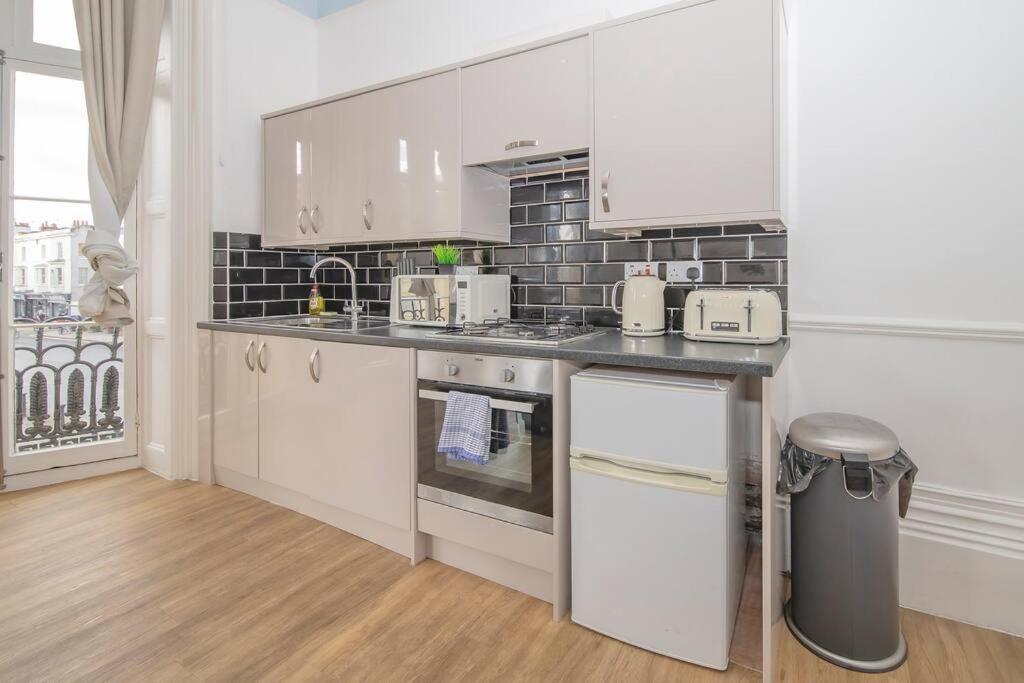 Flash Sales Offer - Any Week Day No Minimum Night Restrictions Central Hove 1 Bedroom Flat Bn38Bru02 Kültér fotó