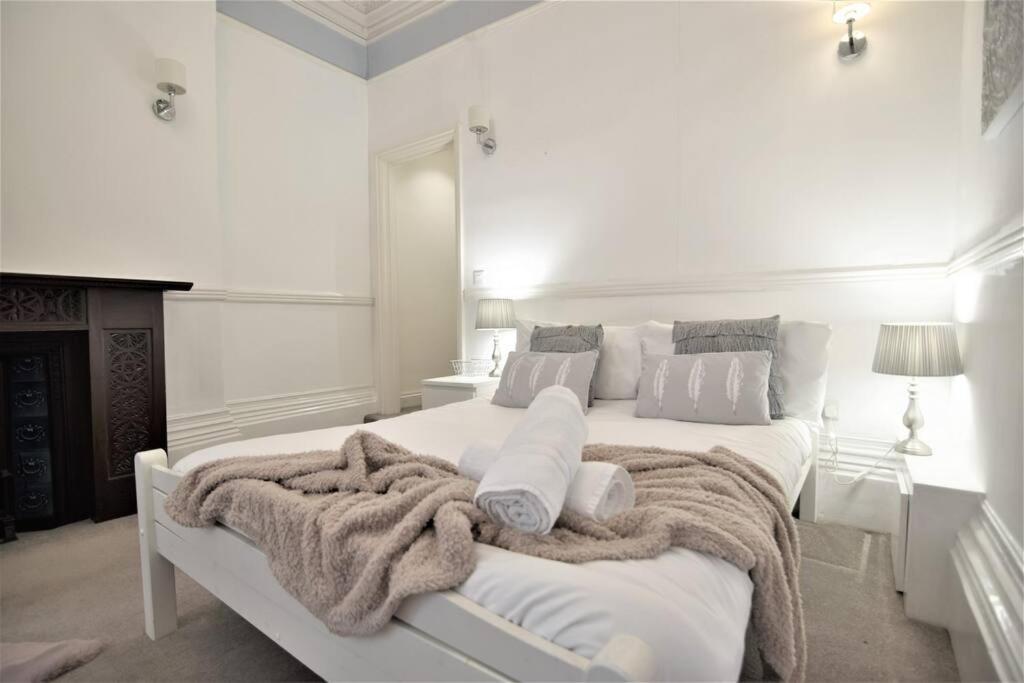 Flash Sales Offer - Any Week Day No Minimum Night Restrictions Central Hove 1 Bedroom Flat Bn38Bru02 Kültér fotó